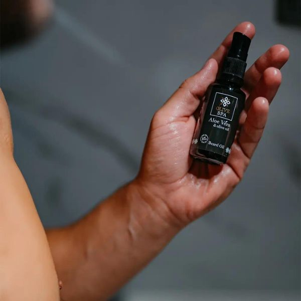 Olio da barba con olio d'oliva e aloe vera biologici - 30ml Olio da barba con olio d'oliva e aloe vera biologici - 30ml